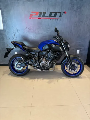 YAMAHA MT07 2025 