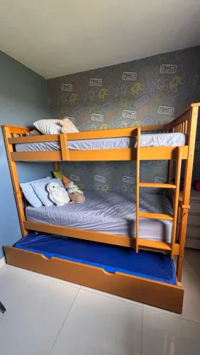 Cama beliche treliche com 3 colchões 