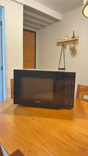Vendo Microondas Midea 35L Novo