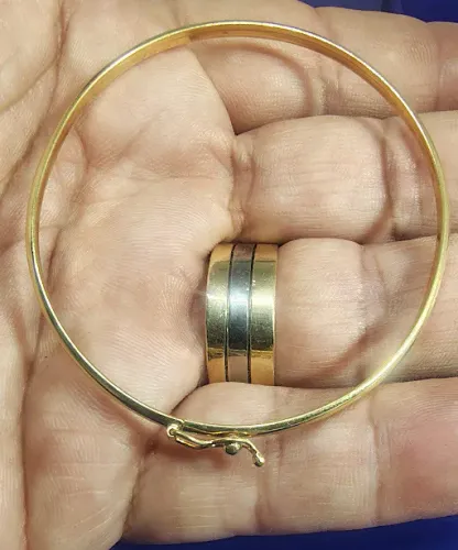 Bracelete liso Peso 3.15 Gramas 63x53 mm