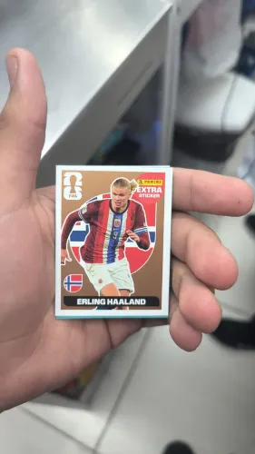 Vendo figurinha extra stciker 2026 ERLING HAALAND