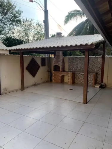 Alugo Casa