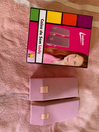 Caixinha de som rosa para pc