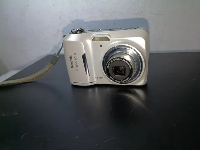 Camera digital Kodak 14 MP+cartão de memória 1G