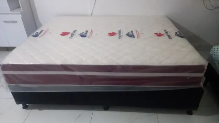 Vende-se essa cama Quen nova