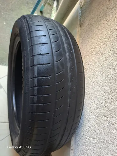 Pneu original 185/60 aro 15
