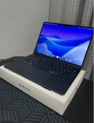 MacBook Air 13.6" M5 (16GB / 512GB SSD) - Apenas 2 Ciclos / Na Garantia Apple