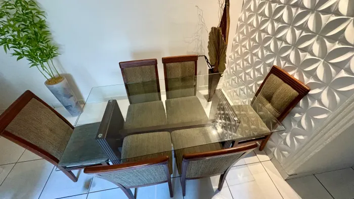 Mesa 6 cadeiras 