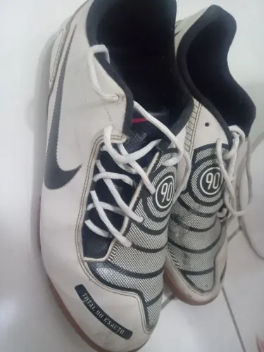 Chuteira Nike Total 90