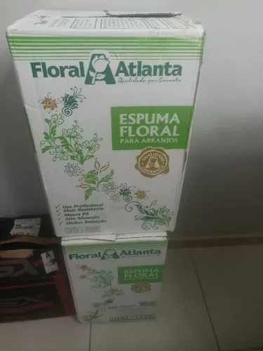 vendo duas caixas de espuma floral
