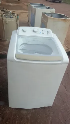 Máquina de lavar 15 kilos e microondas 27 litros 