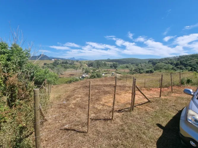 Vendo 2 terrenos cercados com água e luz em Cantagalo