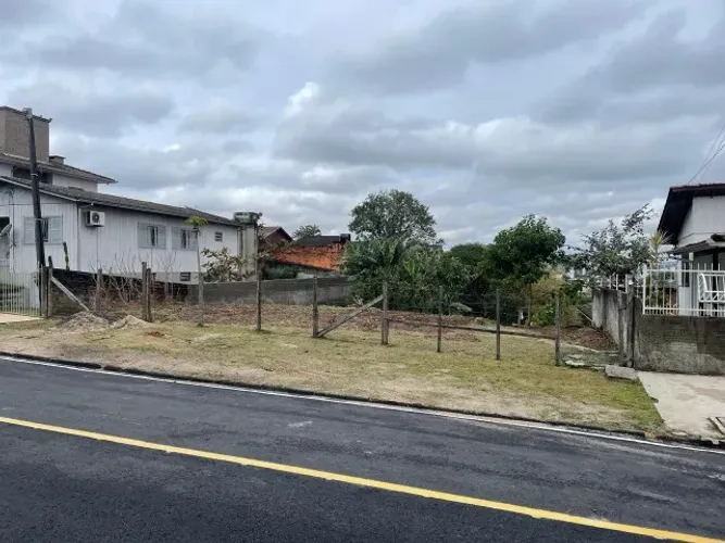 Fantástico terreno com vista a 2 minutos do centro de Criciúma