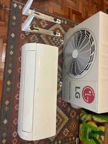 AR-CONDICIONADO LG DUAL INVERTER 9.000 BTUs 127V ? R$ 2.000