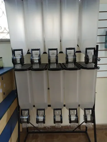 Dispenser ração Full plastpanser usado uma única vez