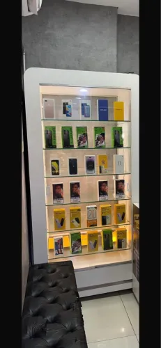Vitrine projetada em vidro