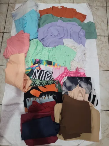 Roupas feminina para bazar ou brecho,  tamanho m g