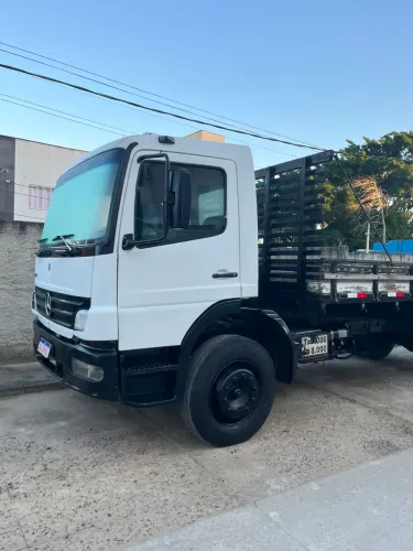 Atego 1518 Mercedes