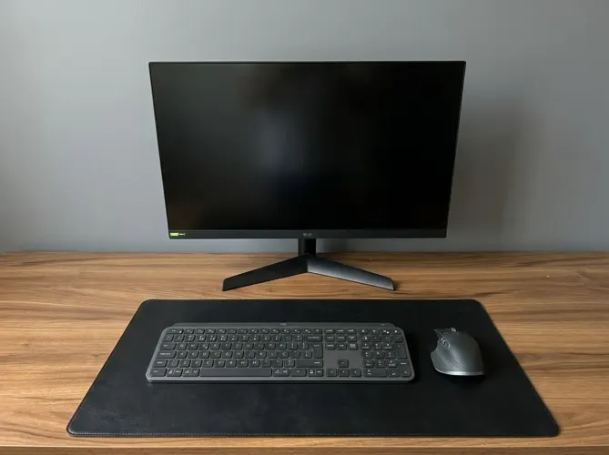 [Na caixa] Monitor Gamer LG UltraGear 24p 180Hz IPS