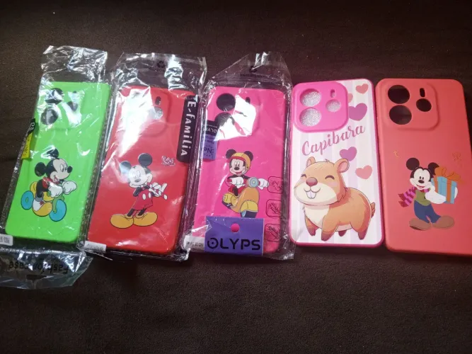 Vende-se essas capinhas de celular.