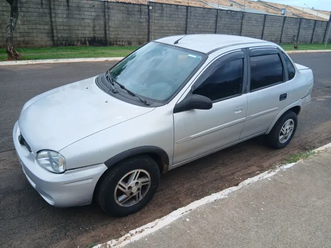 Chevrolet Corsa Sedan Super Milenium 1.0 MPFI 16V 2002