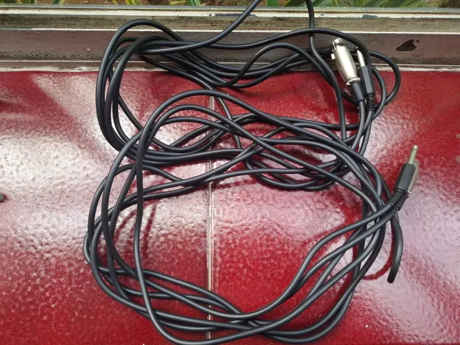 Dois cabos P10/XLR balanceados! De 5 metros!