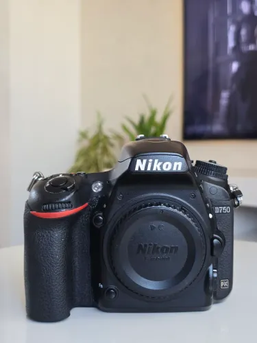 Nikon D750 + Nikon Lente 24-120mm + Nikon 50mm