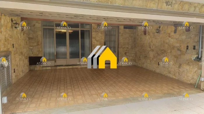 VENDE Casa 5 Dorms, 2 Suítes e 3 Vagas no Bom Retiro