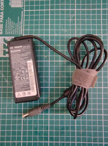 Carregador Lenovo notebook