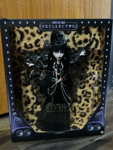 Elvira Monster High Skullector - Edição com caixa USA importada