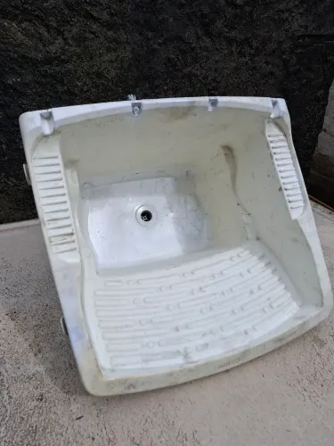 TANQUE DE LAVAR ROUPA + PIA DE BANHEIRO 
