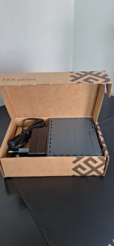 MikroTik hEX S E60iUGS (2025) - Router Gigabit Profissional com SFP 2.5G
