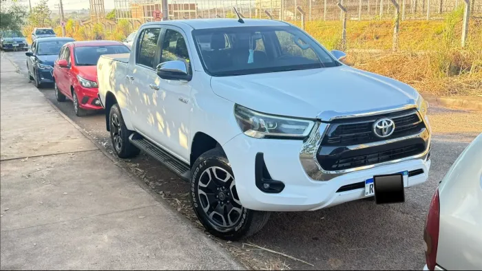 Toyota Hilux CD SR 4X4 2.8 TDI Diesel Aut. 2021