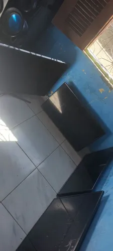 Vendo 6 TVs com defeitos