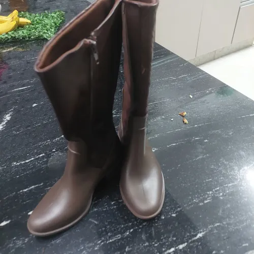 bota nova usada 1 vez tamanho 29/30  só 35 reais 