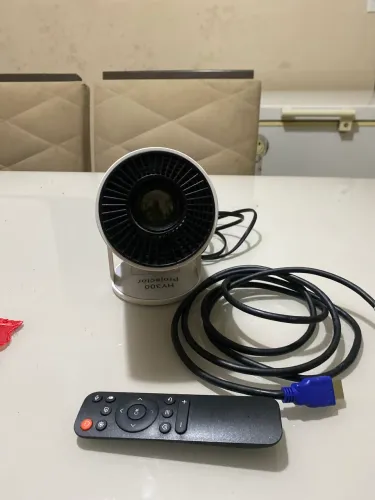 Projetor HY 300