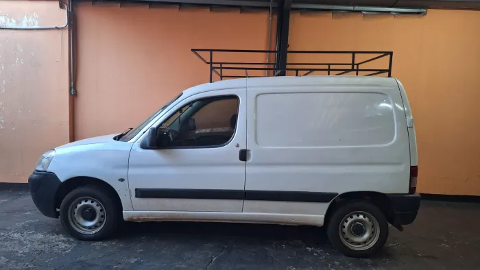 Peugeot Partner Van 1.6 Flex 16V 5P 2013