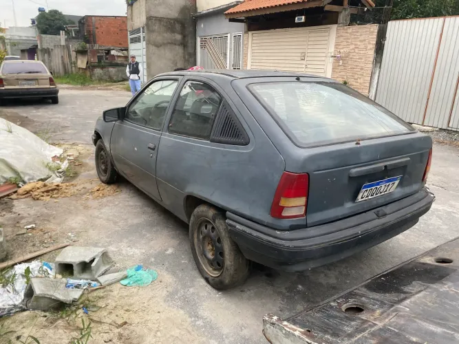 Sucata pra Retirada de peças Kadett