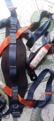 Sinto de segurança com talabarte
