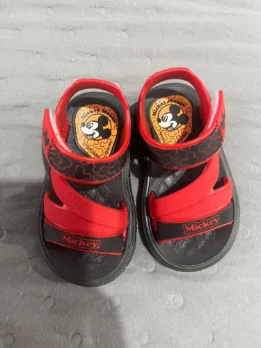 Sandália mickey para bebê