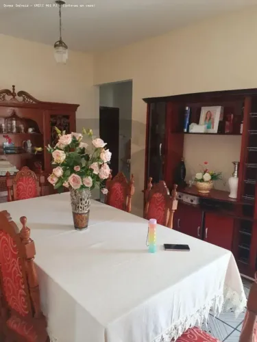 Casa no Pereira Lobo com 3 Suítes, Varanda Ampla e Gruta no Quintal