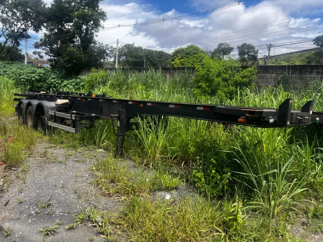 Carreta porta contêiner 