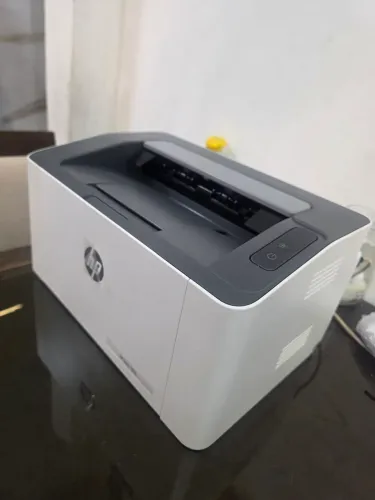 Impressora HP 107a NA CAIXA com somente 10 impressões.