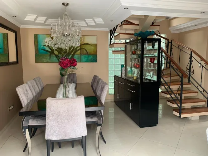 Sobrado com 3 quartos à venda, 238 m² por R$ 1.115.000 - Laranjeiras - Caieiras/SP