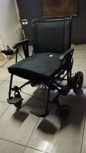 Cadeira de roda elétrica