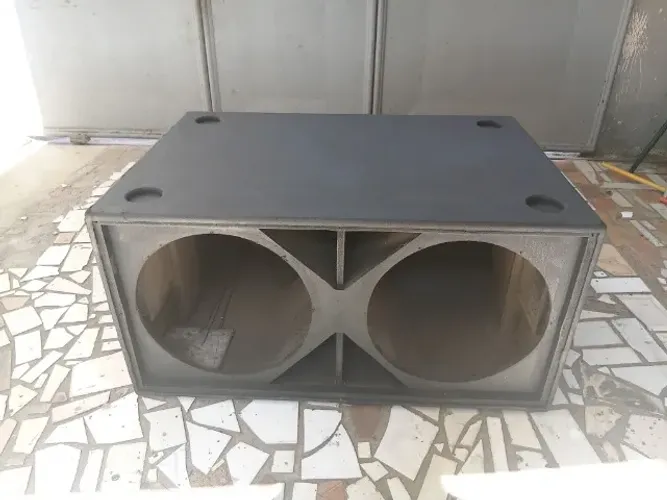 caixa de som sub graves, 18 polegadas. largura 1 mt e 10 cm, alt. 58 cm, comp 70 cm