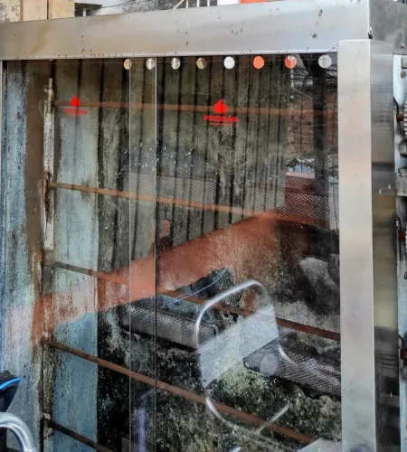 Vende-se uma máquina de frango
