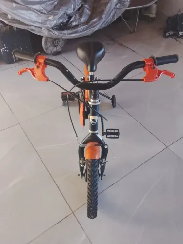 Vende-se bicicleta aro 7 infantil, está bem conservada no valor de 280,00 avista