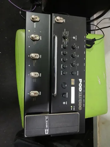 Pedaleira line 6 pod de 300