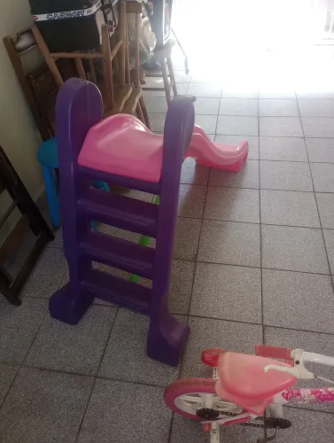 Brinquedo escorregador para criança até 6 anos